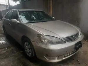 Toyota Camry 2005 Gold
