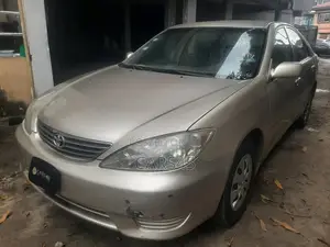 Toyota Camry 2005 Gold