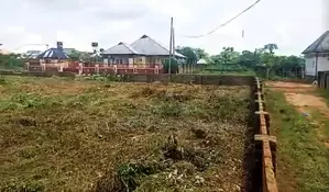 School Building for Urgent Sales