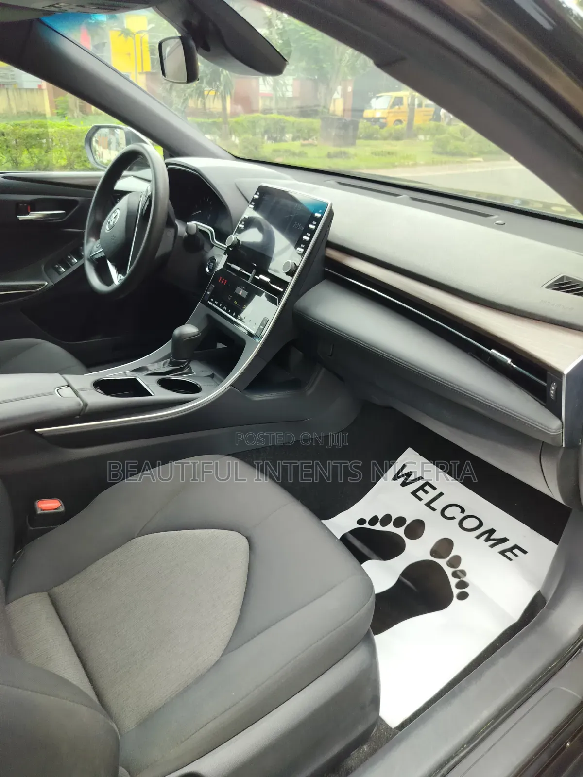Toyota Avalon XLE 2020 Black