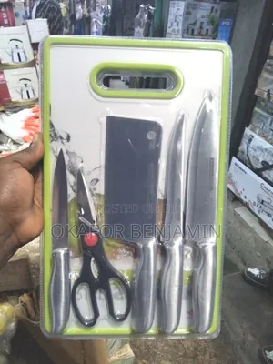 High Quality Stainless Knife With Cutting Board