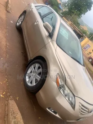 Toyota Camry LE V6 4dr Sedan (3.5L 6cyl 6AM) 2009 Gold