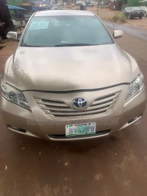 Toyota Camry LE V6 4dr Sedan (3.5L 6cyl 6AM) 2009 Gold