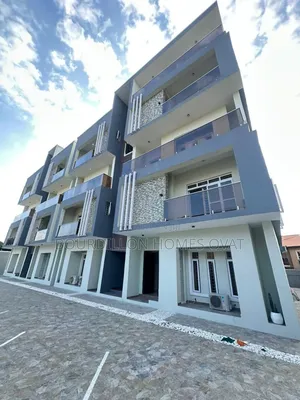 2bdrm Maisonette in Lekki Phase 1 for sale