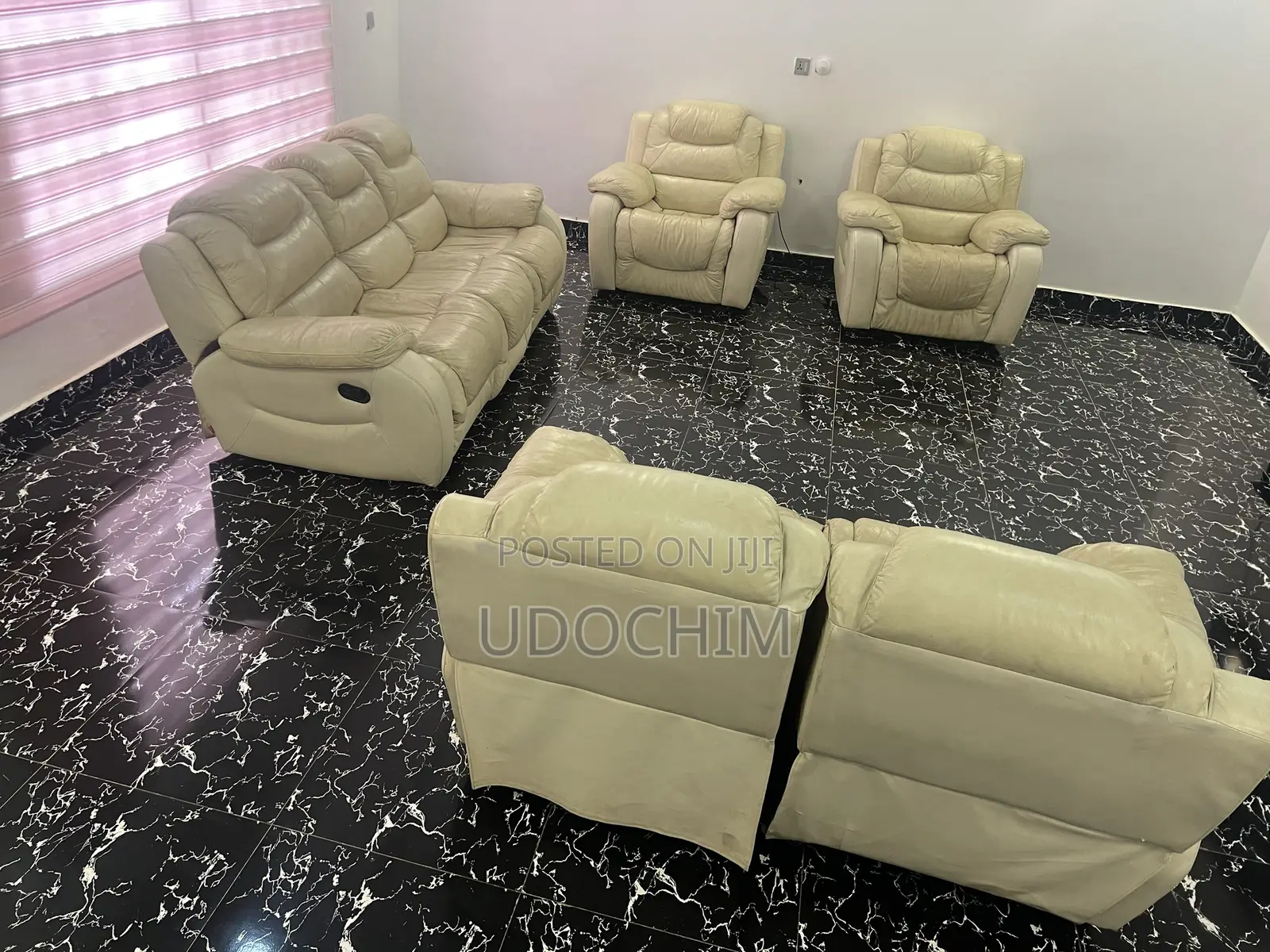Comfortable Sofa/Couch Set