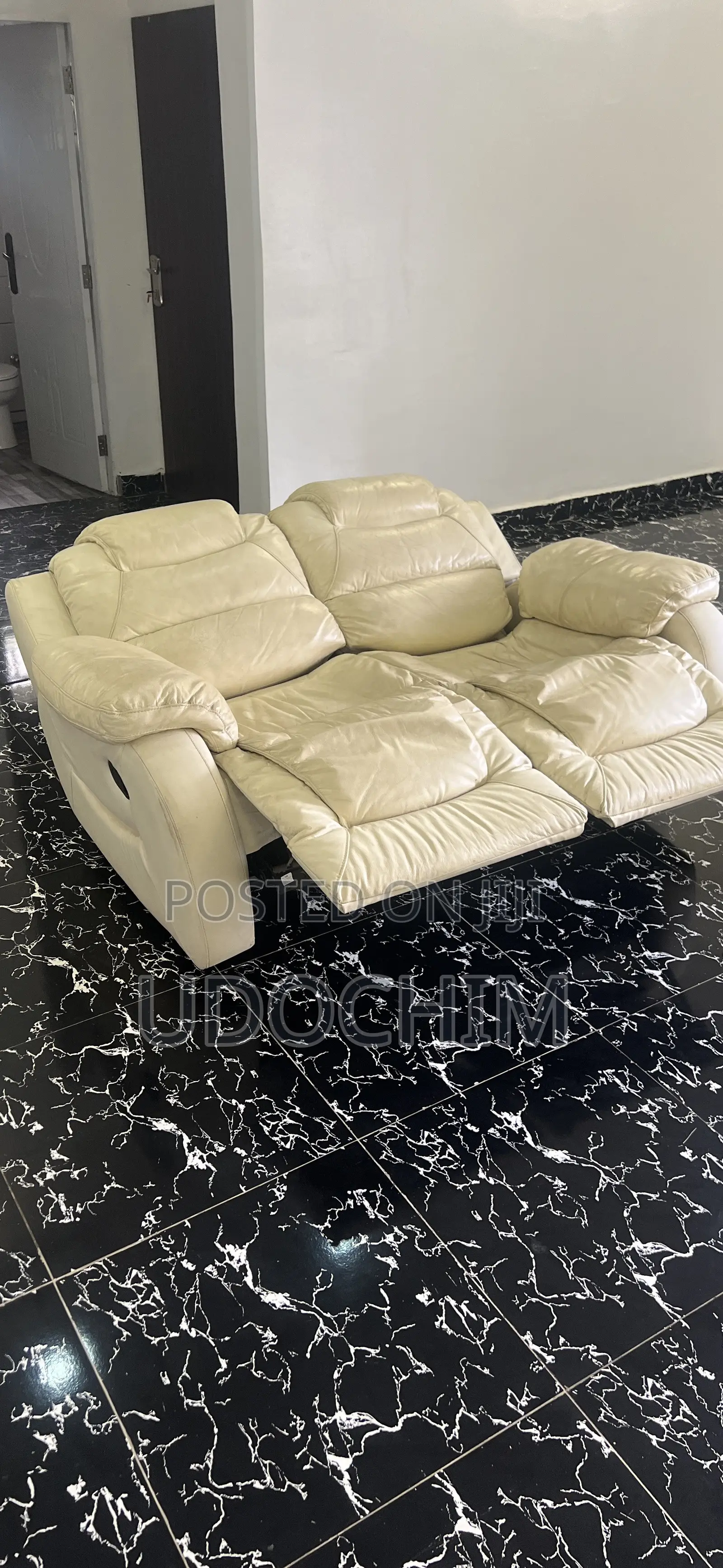 Comfortable Sofa/Couch Set