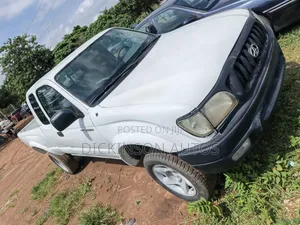 Toyota Tacoma 2003 White