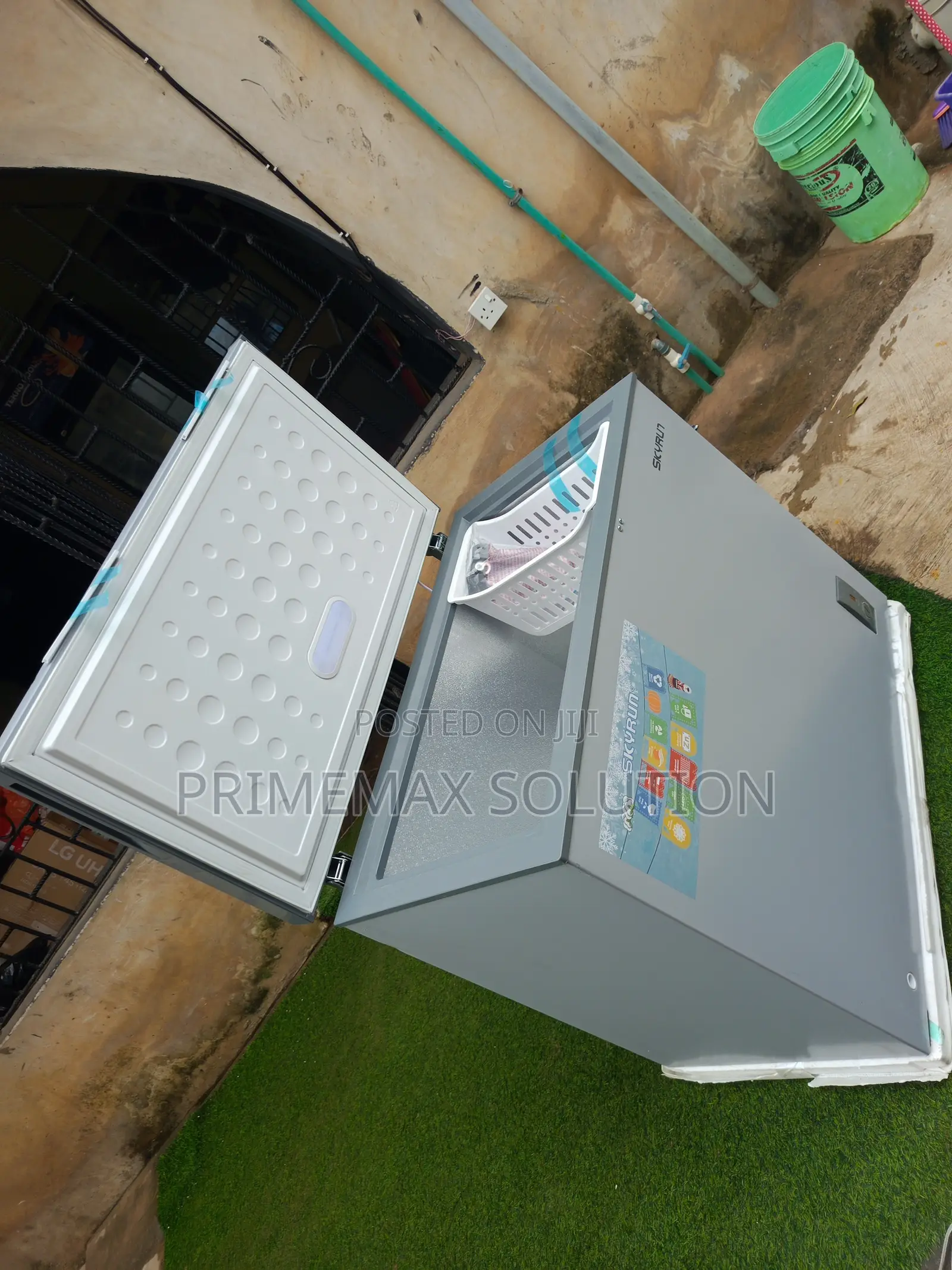 Keep Your Kitchen Stocked Organised WITH THE SKYRUN 200A FREEZER