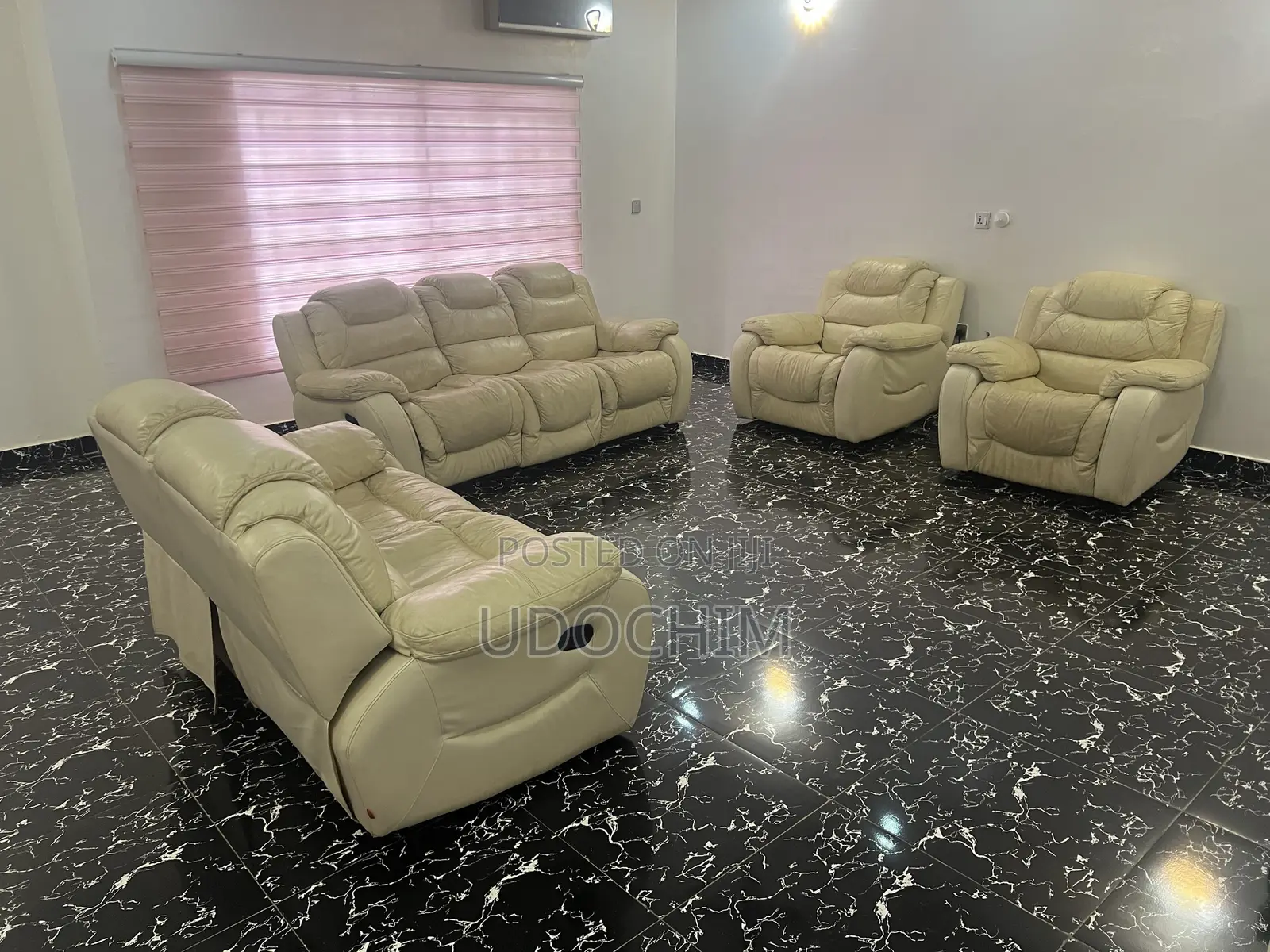 Comfortable Sofa/Couch Set