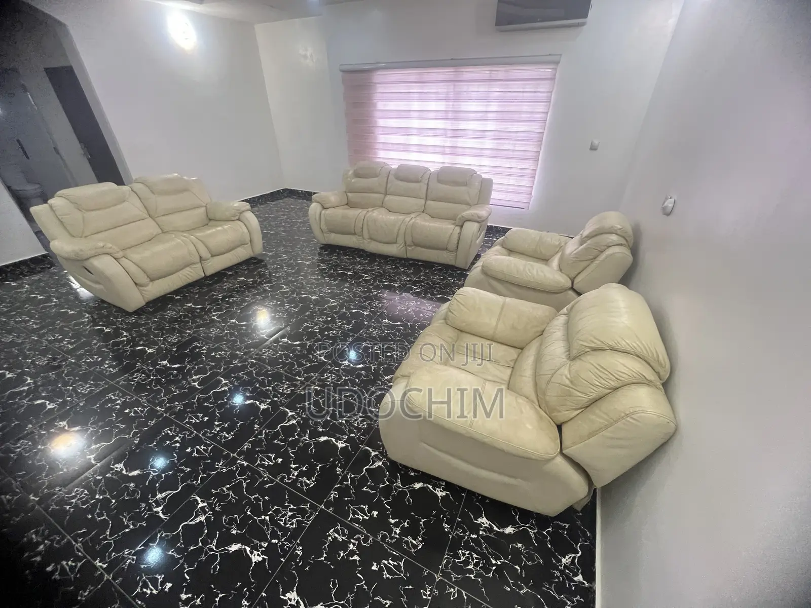 Comfortable Sofa/Couch Set
