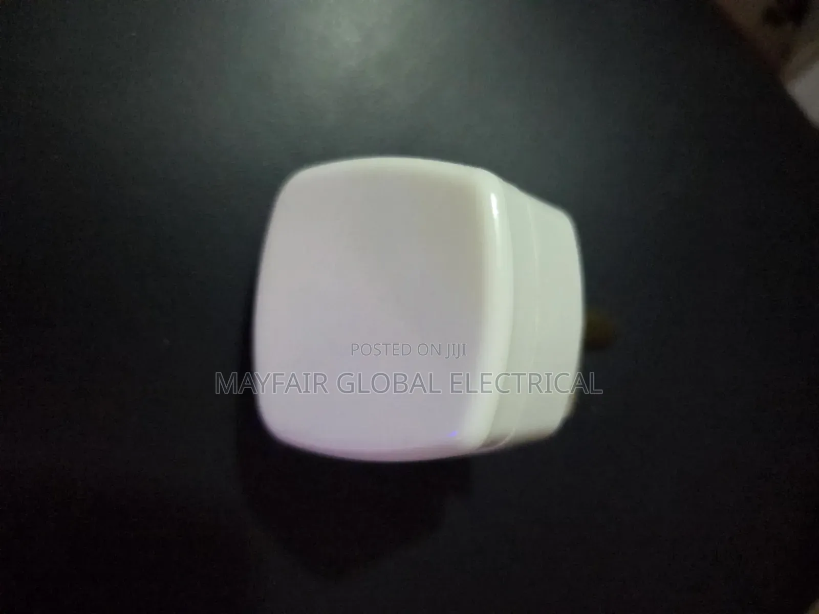Original 15-Amps 3-Pin Round Electrical Plug