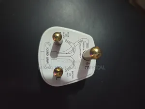 Original 15-Amps 3-Pin Round Electrical Plug