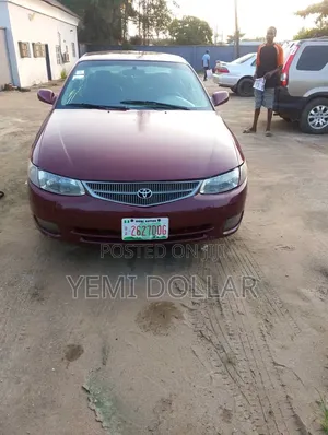 Toyota IST 2000 Red