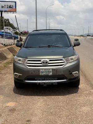 Toyota Highlander Limited 3.5l 4WD 2013 Green