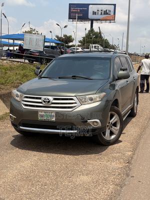 Toyota Highlander Limited 3.5l 4WD 2013 Green