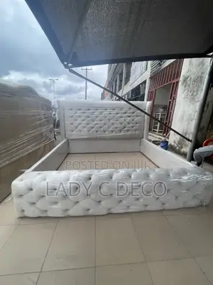 7byb7 Luxury Bed Frame
