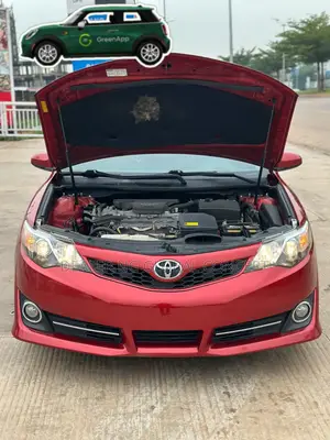 Toyota Camry SE 4dr Sedan (2.5L 4cyl 6A) 2013 Red