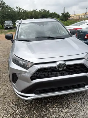 Toyota RAV4 LE AWD 2020 Silver