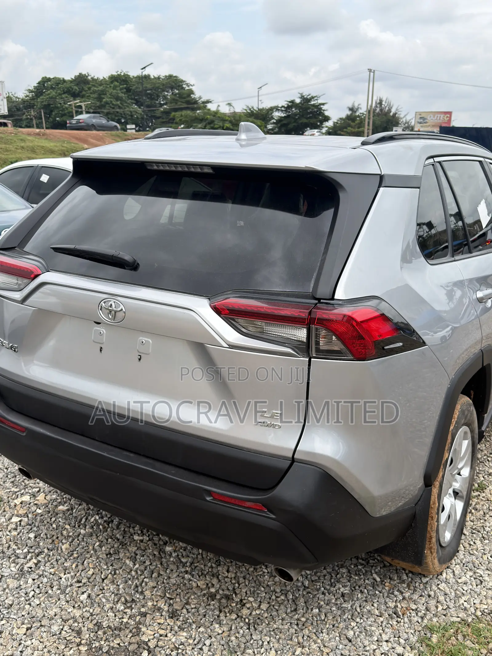 Toyota RAV4 LE AWD 2020 Silver