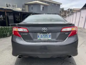Toyota Camry SE 4dr Sedan (3.5L 6cyl 6A) 2014 Gray