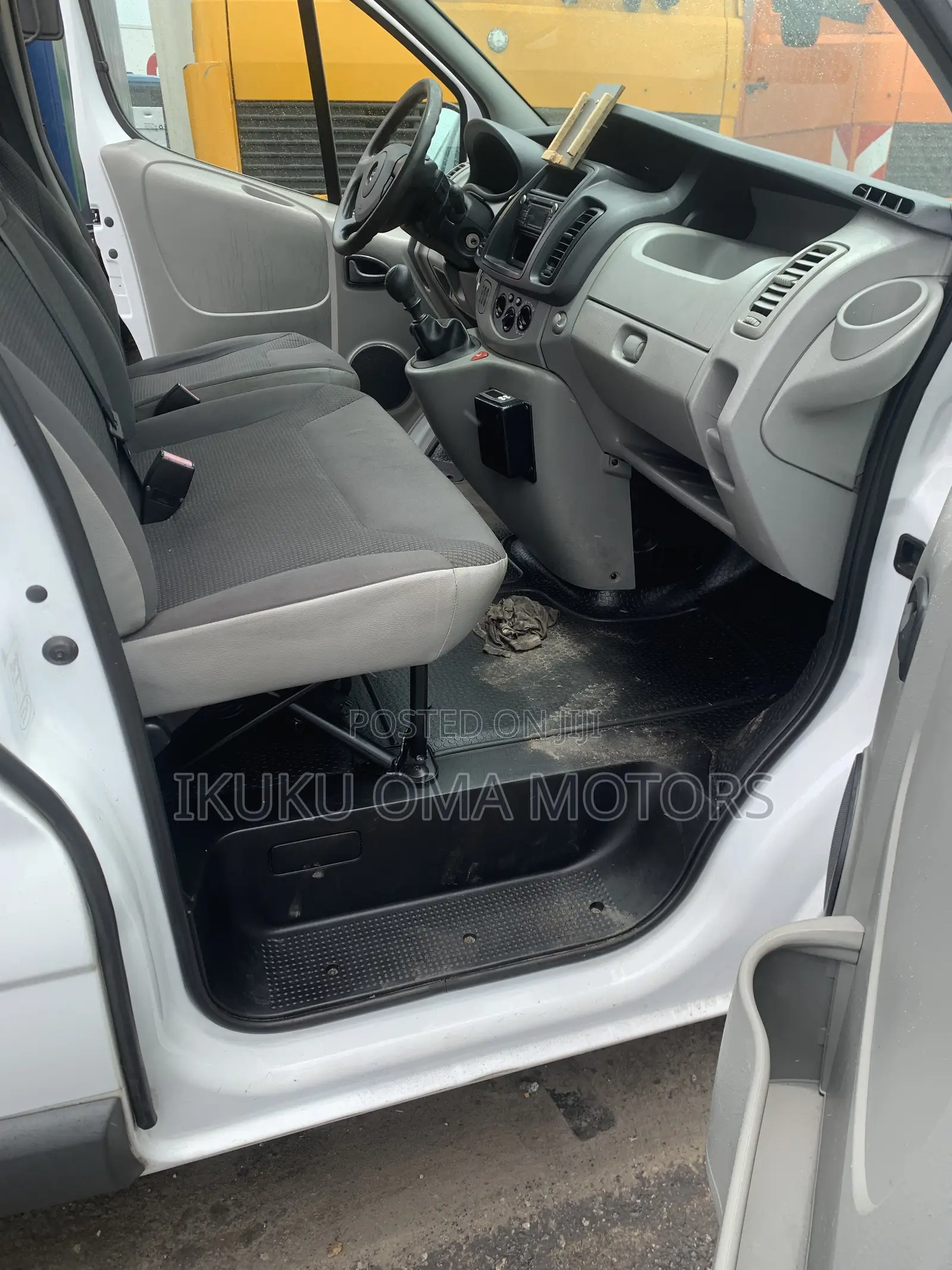 Opel Vivaro 2013 White