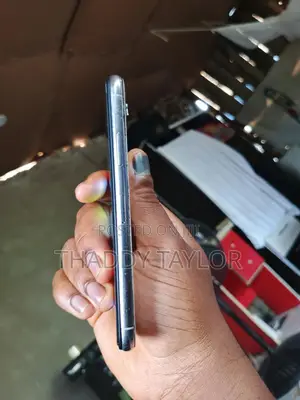 Apple iPhone X 64 GB White