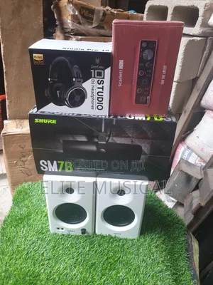 Shure SM7B, Scarlett 2i2, OneOdio Headphone Edifier Studio Monitors