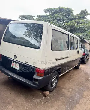 Volkswagen Transporter 2005 White