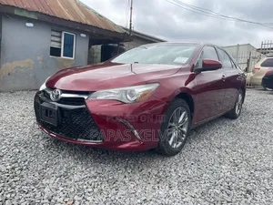 Toyota Camry SE 4dr Sedan (2.5L 4cyl 6A) 2017 Red