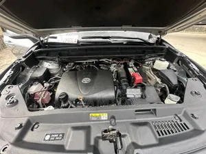 Toyota Highlander XLE 2021 Silver