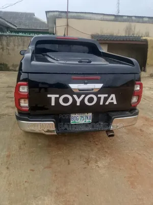 Toyota Hilux 2024 Black