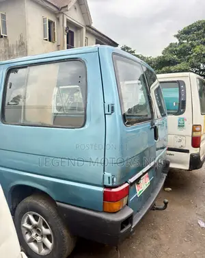 Volkswagen Transporter 2004 Blue