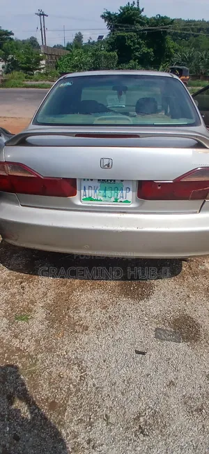Honda Accord 1999 Silver