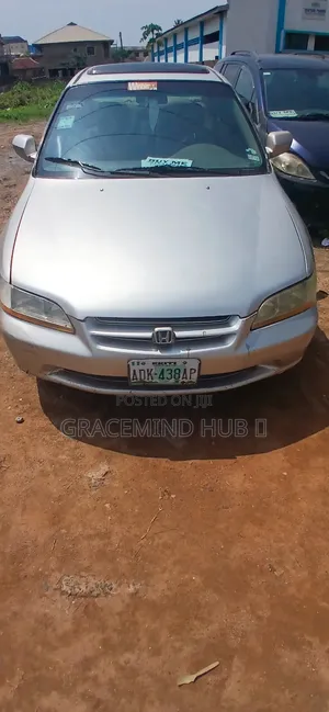 Honda Accord 1999 Silver