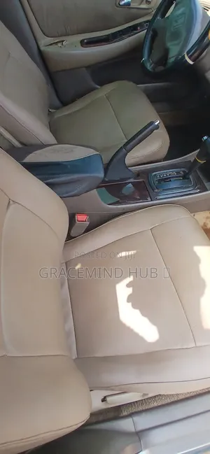 Honda Accord 1999 Silver
