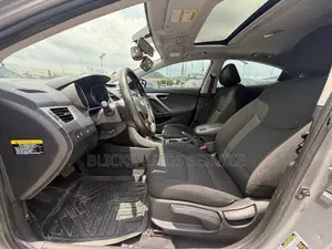 Hyundai Elantra Limited 4dr Sedan (1.8L 4cyl 6A) 2015 Gray