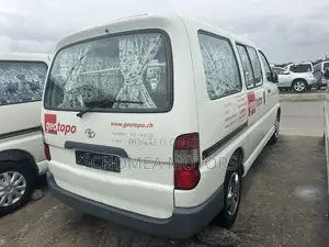 Toyota HiAce 2006 White