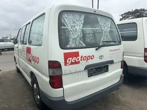 Toyota HiAce 2006 White