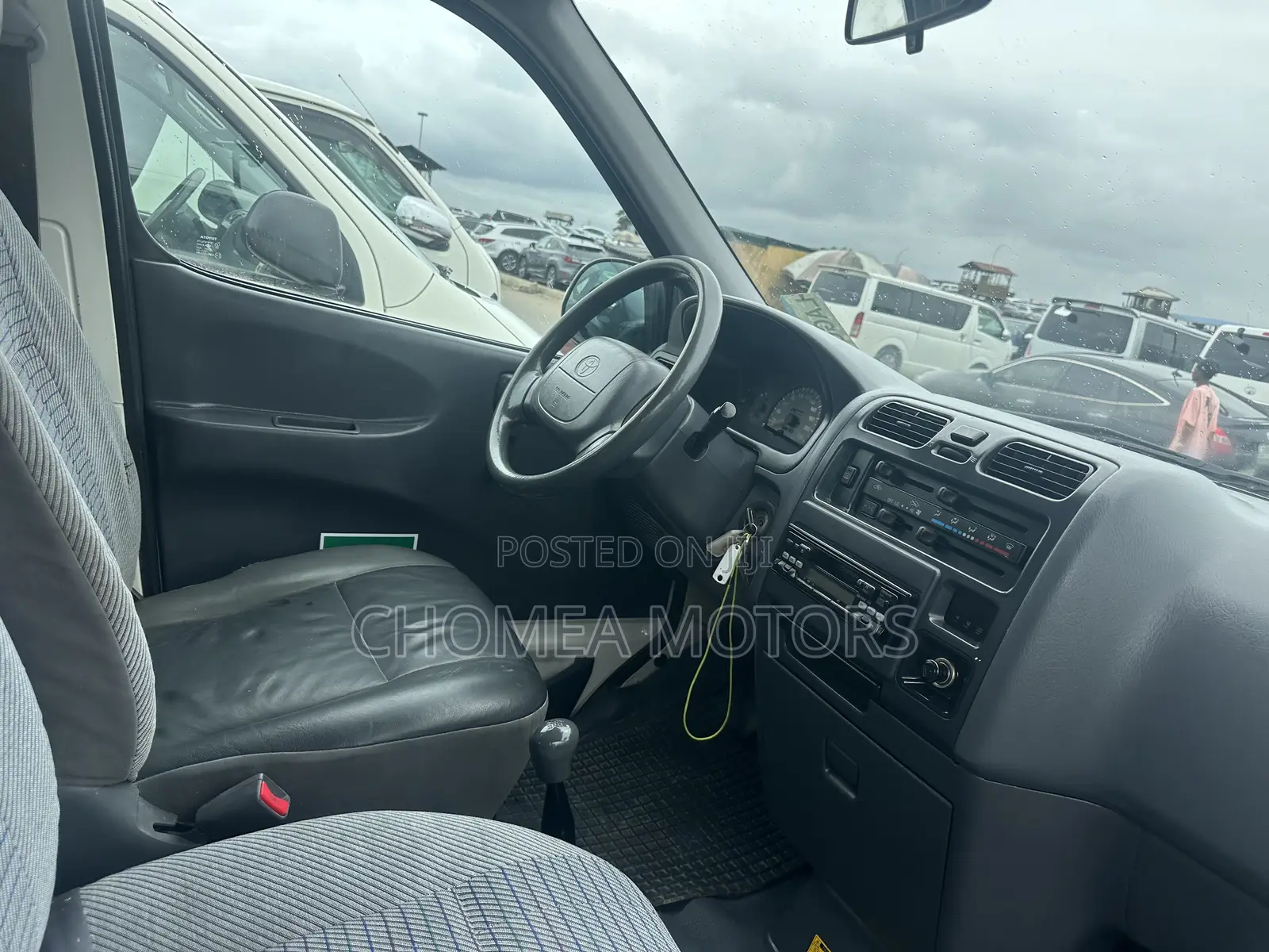 Toyota HiAce 2006 White