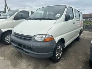 Toyota HiAce 2006 White