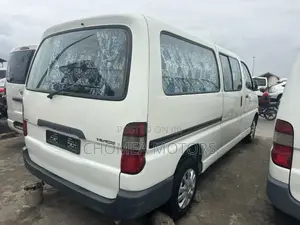Toyota HiAce 2007 White