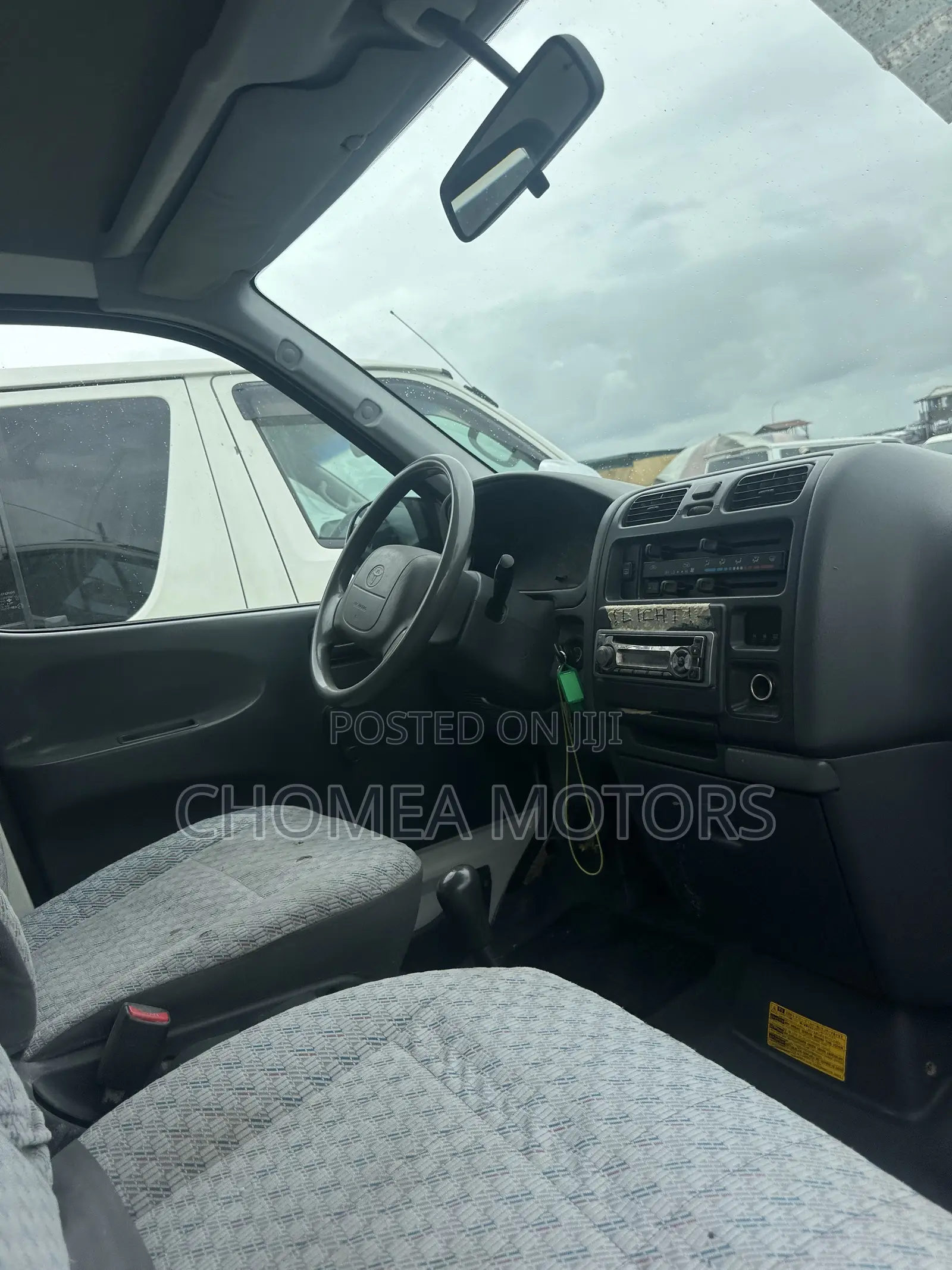 Toyota HiAce 2007 White