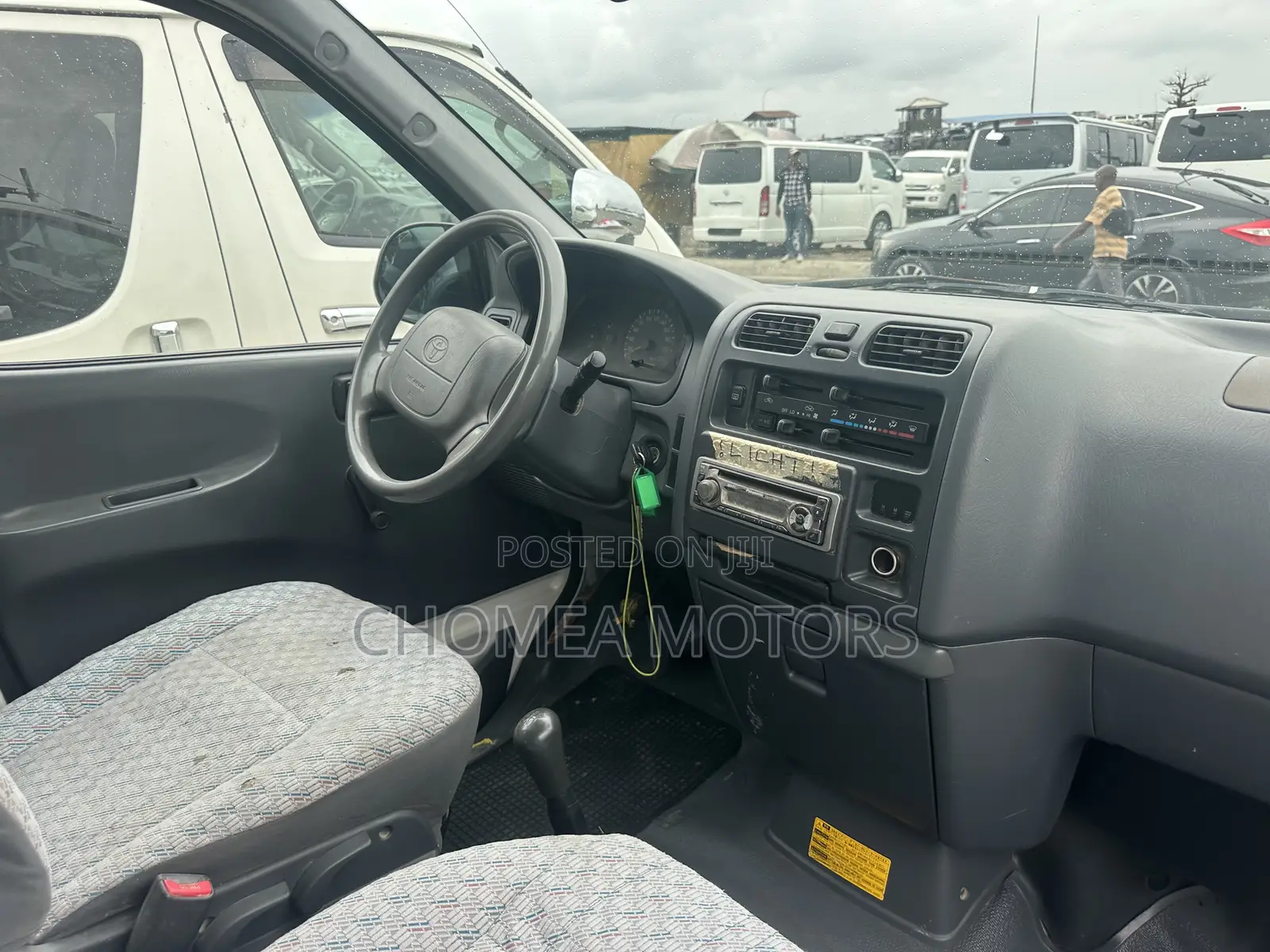 Toyota HiAce 2007 White