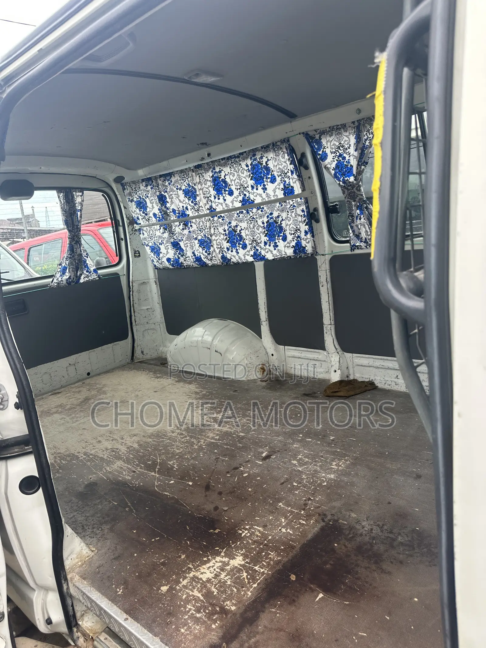 Toyota HiAce 2007 White