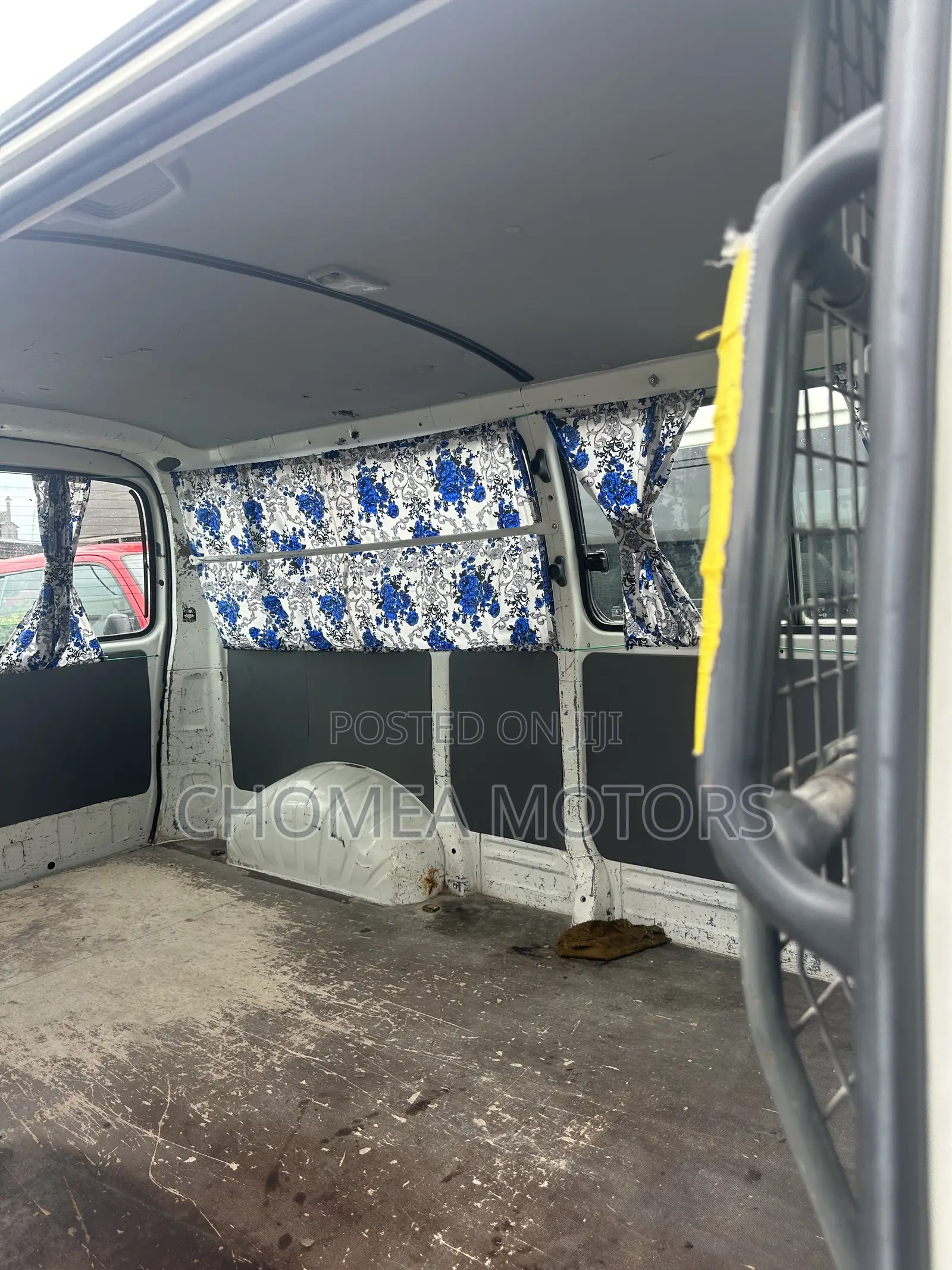 Toyota HiAce 2007 White