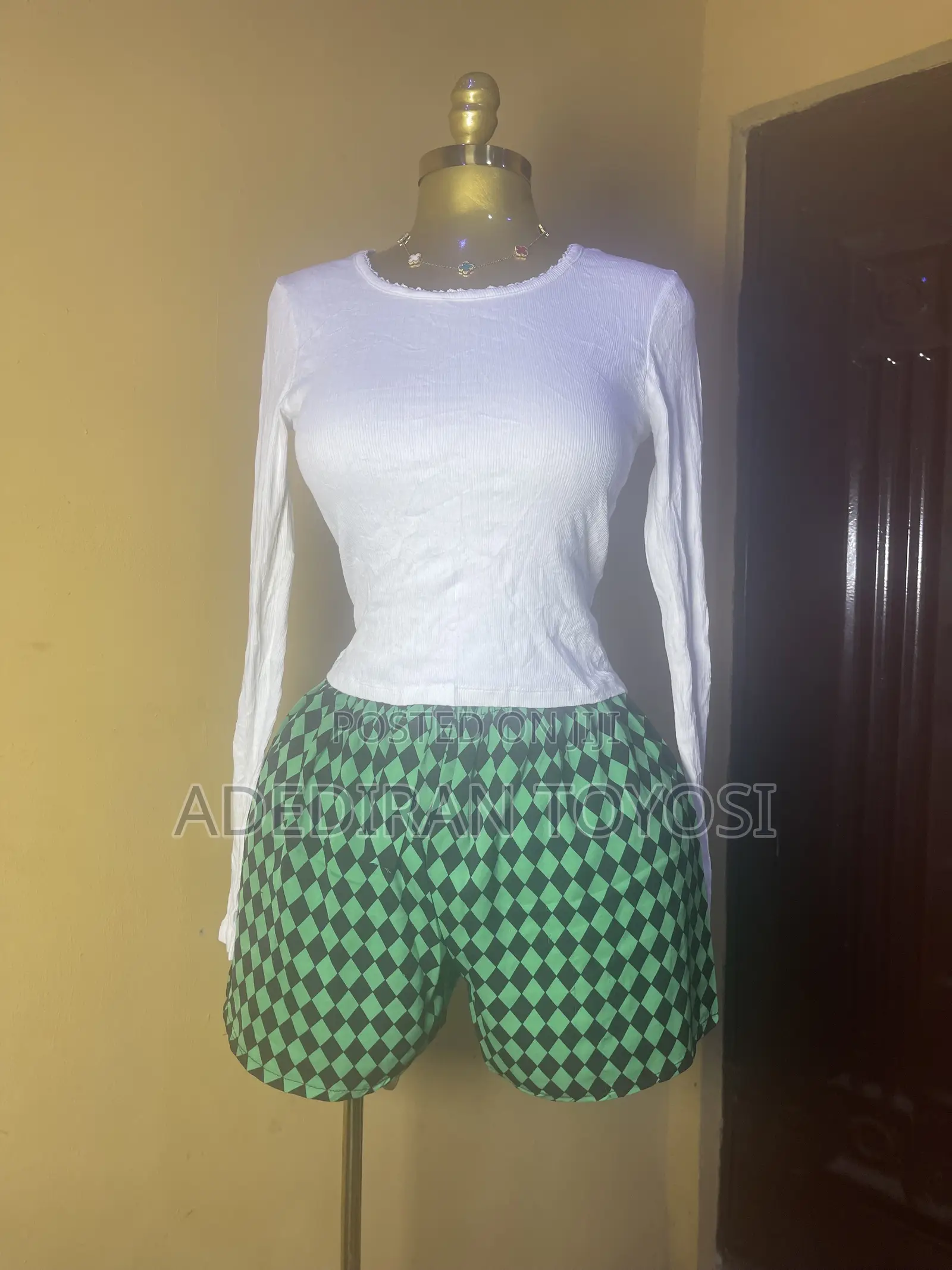 Graded Long Sleeve Tops Fits From Size Small to Large