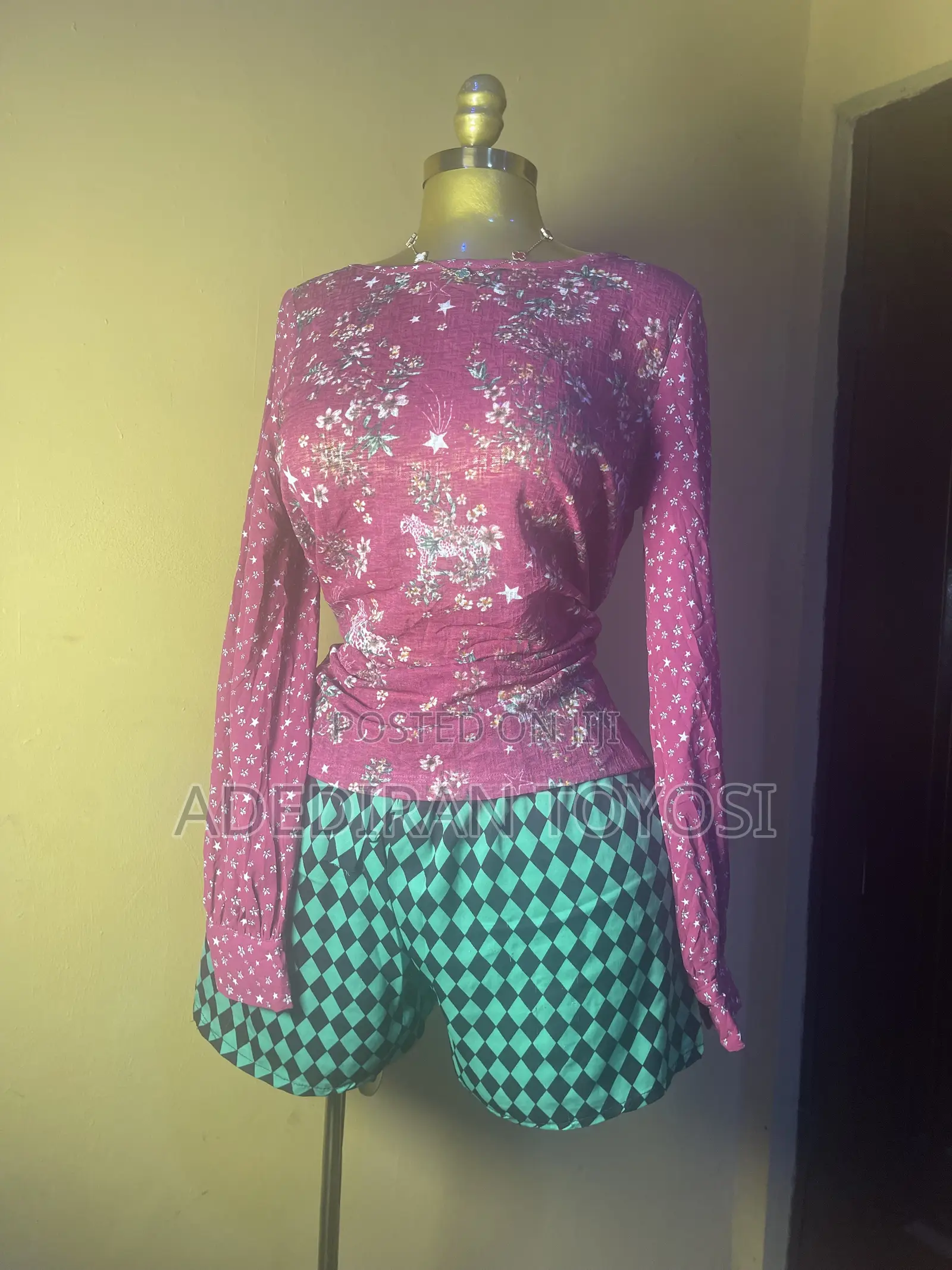 Graded Long Sleeve Tops Fits From Size Small to Large
