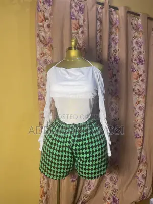 Graded Long Sleeve Tops Fits From Size Small to Large