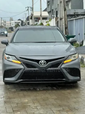Toyota Camry 2018 Gray