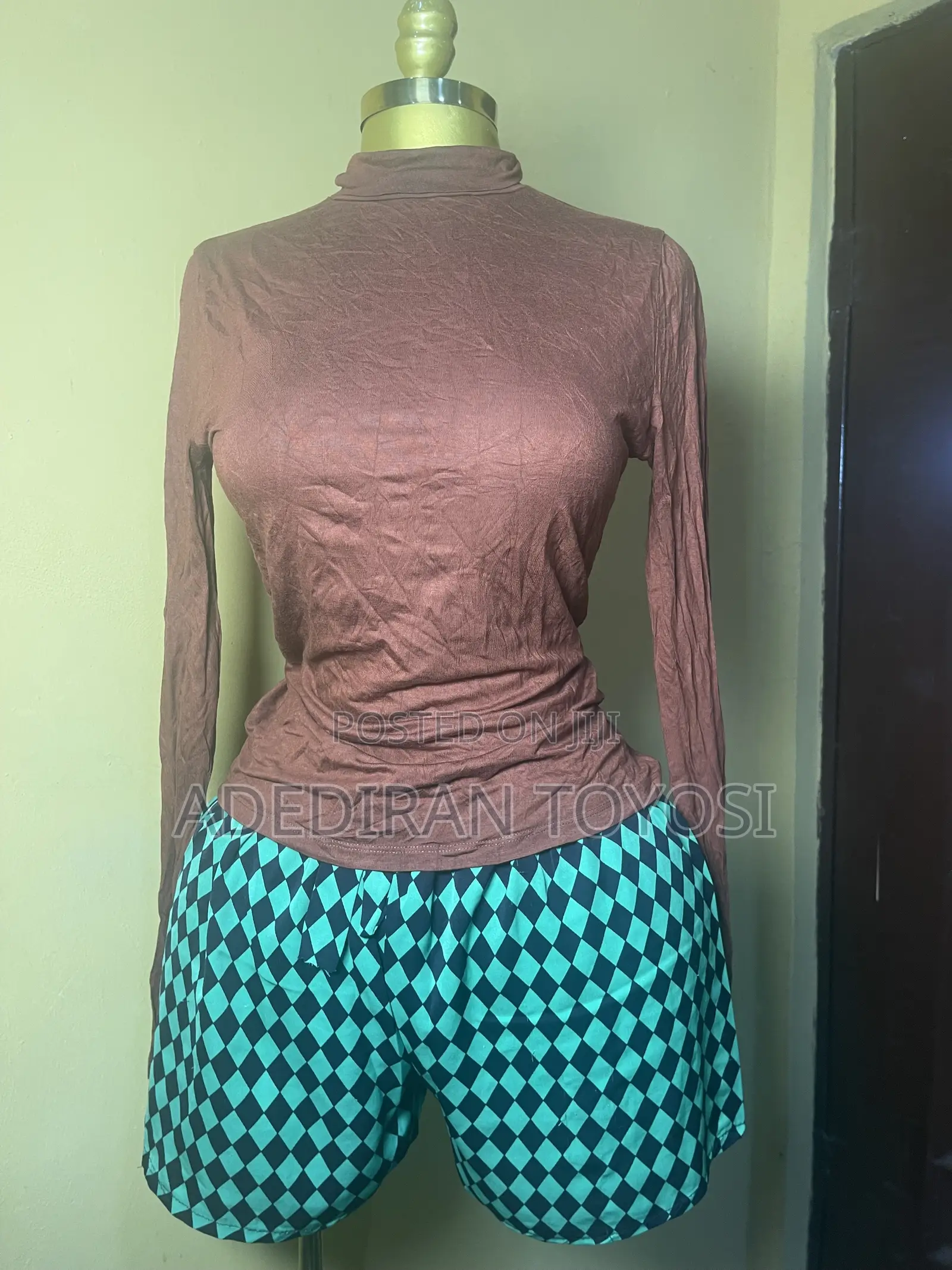 Graded Long Sleeve Tops Fits From Size Small to Large